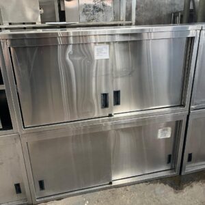 Cabinet dengan pintu sliding